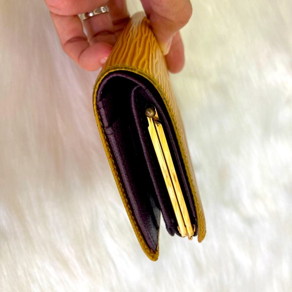 Authentic Louis Vuitton Kisslock wallet - Picture 10 of 15